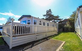 Brilliant 8 Berth Caravan Near Walton-On-The-Naze In Essex - 17023Nm